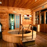 Carattere di legno in un bagno privato