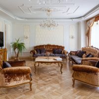 Set di divani in stile classico