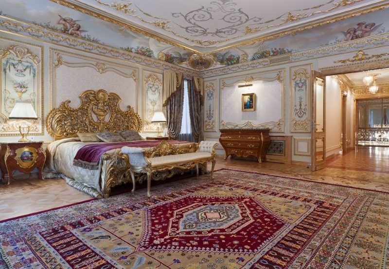 Interno camera da letto in stile barocco