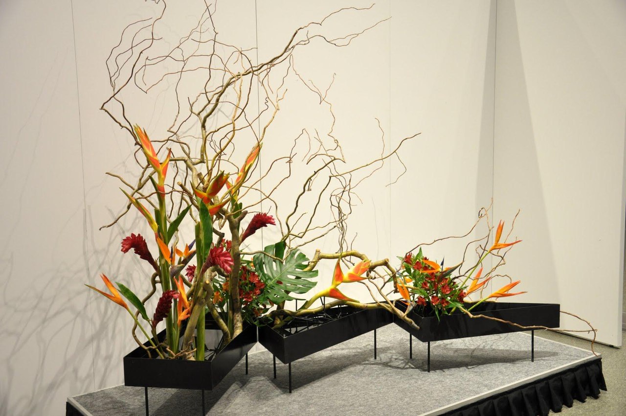 Arrangement de fleurs artificielles de style japonais