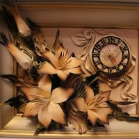 Image volumétrique avec des fleurs et une horloge.
