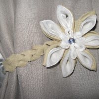 Fleur grattée pour la décoration des rideaux