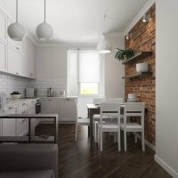 Balta virtuvė su rudomis grindimis