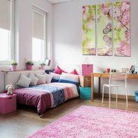 Rozā krāsa bērnu istabas interjerā