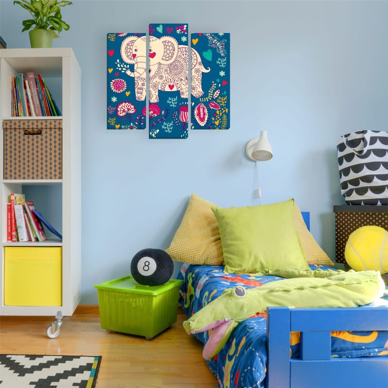 Ръчно нарисуван слон в модулна картина в детска стая