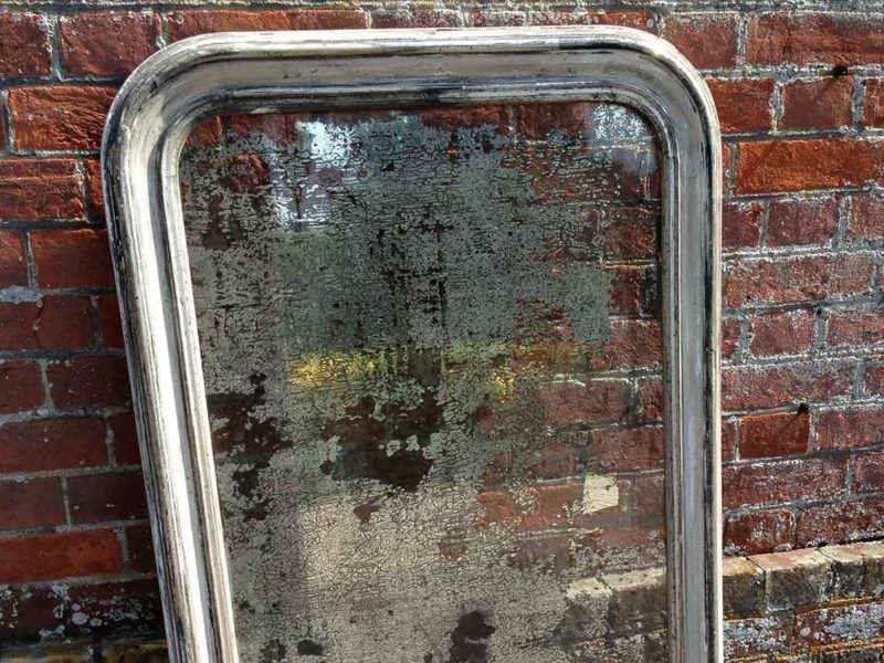 Specchio a muro di mattoni invecchiato artificialmente