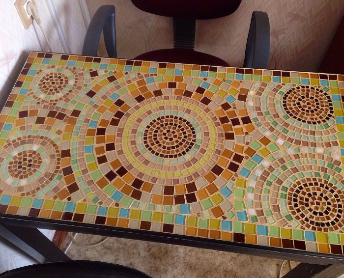 Mozaik asztal dekorációhoz.