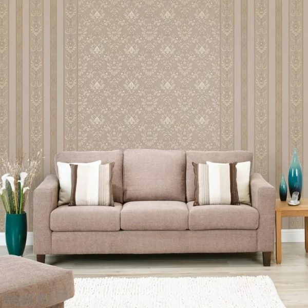 Beige combined wallpaper in the hall
