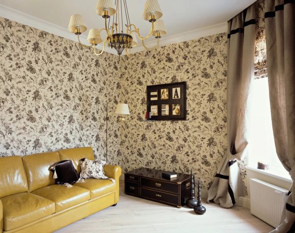 Despite the large number of new types of wallpaper, paper is still the most popular.