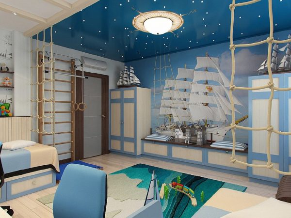 L'idée innovante de 2019 est de peindre les murs de la pièce en bleu foncé.