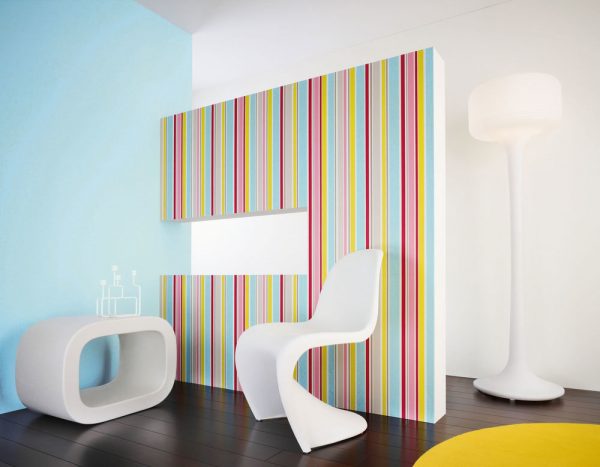 Le tele solide consentono di costruire un'interessante composizione figurata. Ad esempio, un arcobaleno: è perfetto per una stanza combinata con un gioco per bambini.